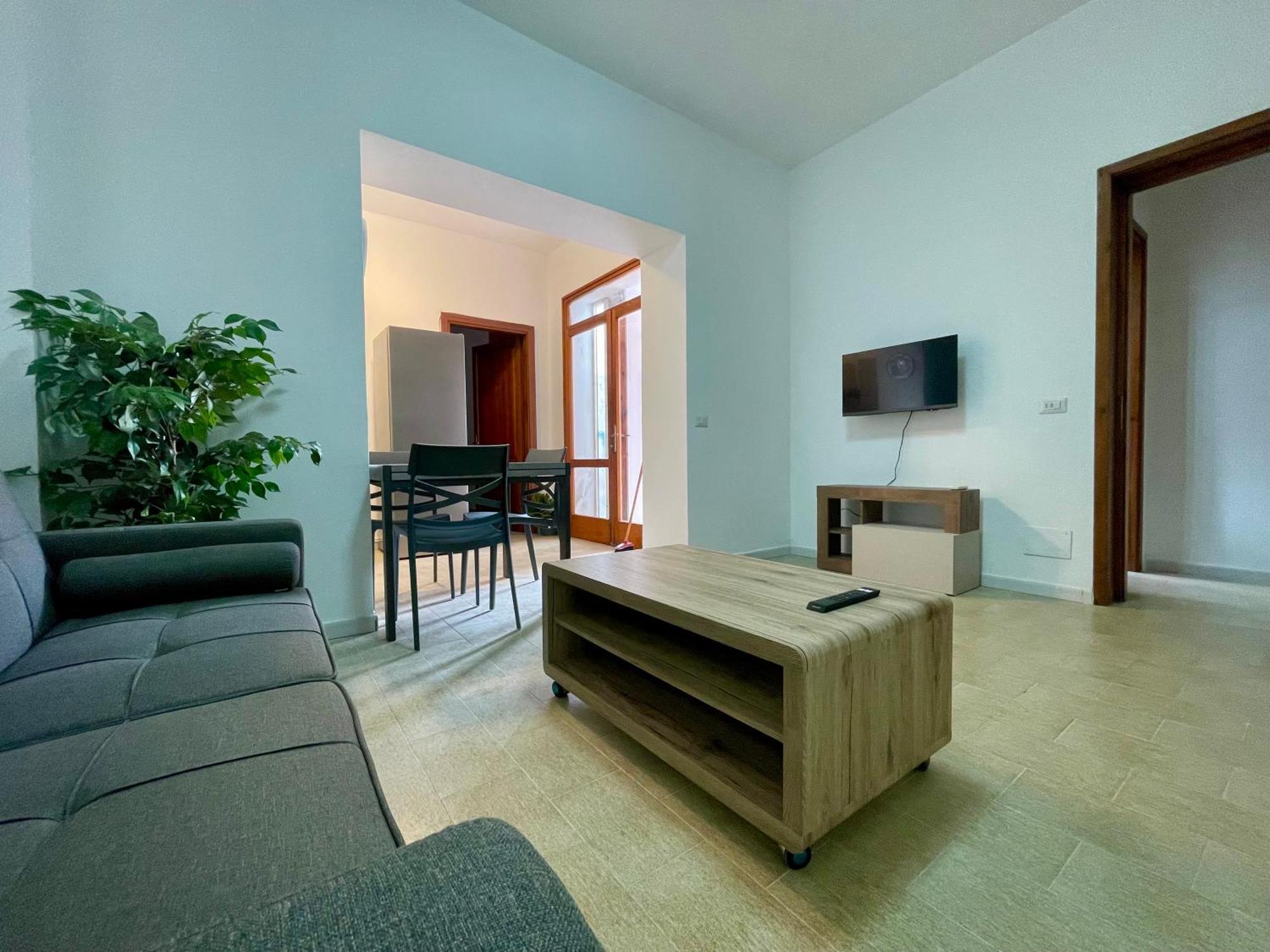 Le Calle Homes
